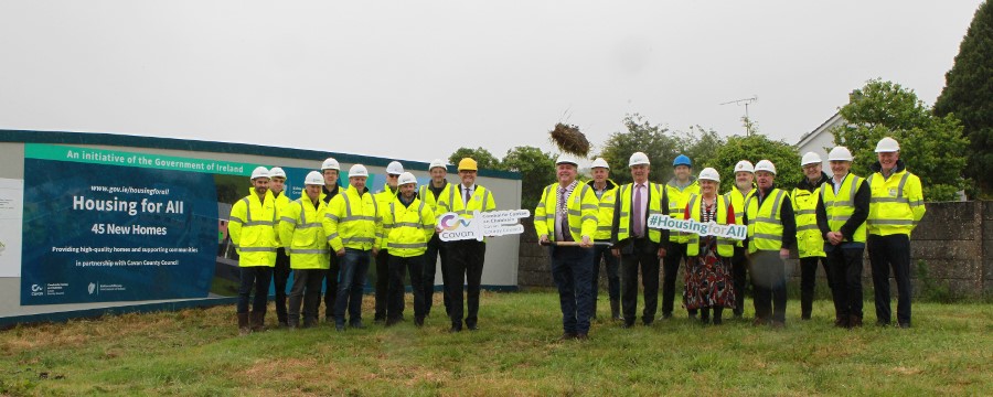 Caption: Pictured are (left to right) Gerald Barton, Senior Quantity Surveyor, GEDA; Conal Doran, Site Engineer, GEDA; Stephen Terris, Contracts Manager GEDA; Oisin McConville, Site Engineer, GEDA; Conall Gribben, Contracts Manager, GEDA; Fergus Doyle, Hamilton Young Architects; Eddie Murnin, Associate Director, GEDA; Michael McEneaney, GEDA; Eoin Doyle, Chief Executive, Cavan County Council; Cathaoirleach of Cavan County Council, Cllr TP O’Reilly (front, centre); Anthony Naughton, Clerk of Works, Cavan County Council; Cllr Niall Smith; Tommy Reilly, Project Manager, Cavan County Council; Cllr Sarah O’Reilly; Eamon Morrissey, Jennings O’Donovan; Cllr Val Smith; John Wilson, Senior Engineer, Cavan County Council Housing Construction; Joe Greene, Varming Consulting Engineers; Seamus McLoughlin, Senior Project Manager, Cavan County Council. PHOTO: Adrian Donohoe