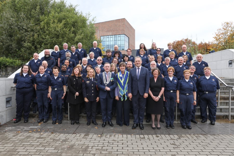 Cavan’s Civil Defence volunteers, led by Civil Defence Officer Carmel Prior, join Cathaoirleach Cllr John Paul Feeley, Director of Service Margaret McNally, Minister of State Thomas Byrne TD, and Civil Defence Branch officials Jacqui McCrum and Cep Carty in celebrating 75 years of Civil Defence in Ireland.